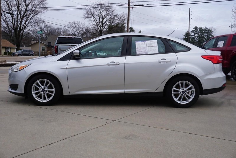 Ford Focus Vehicle Full-screen Gallery Image 06