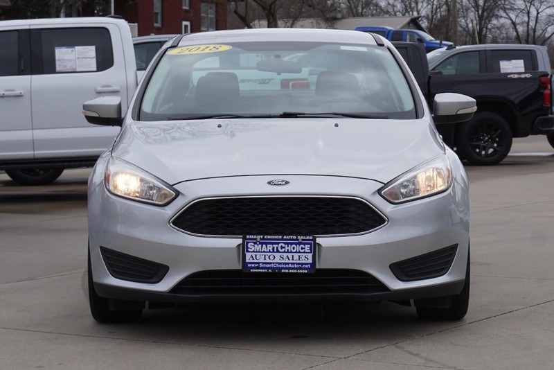 Ford Focus Vehicle Full-screen Gallery Image 08