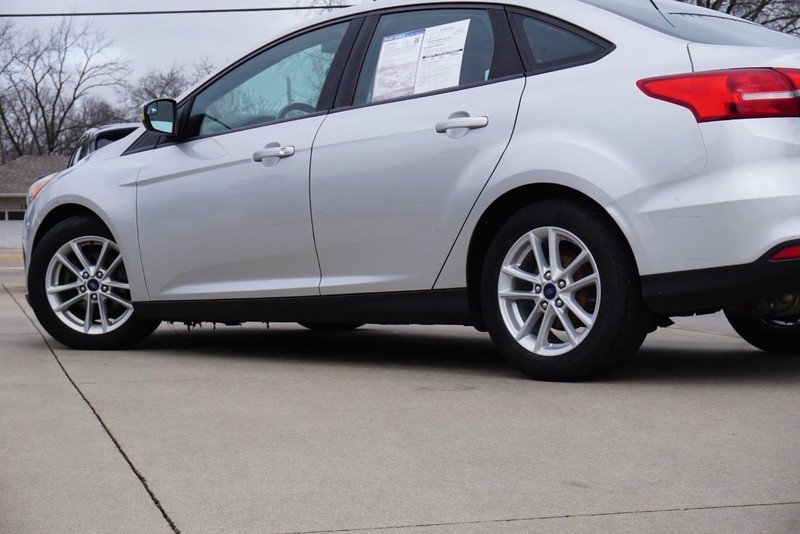 Ford Focus Vehicle Full-screen Gallery Image 13