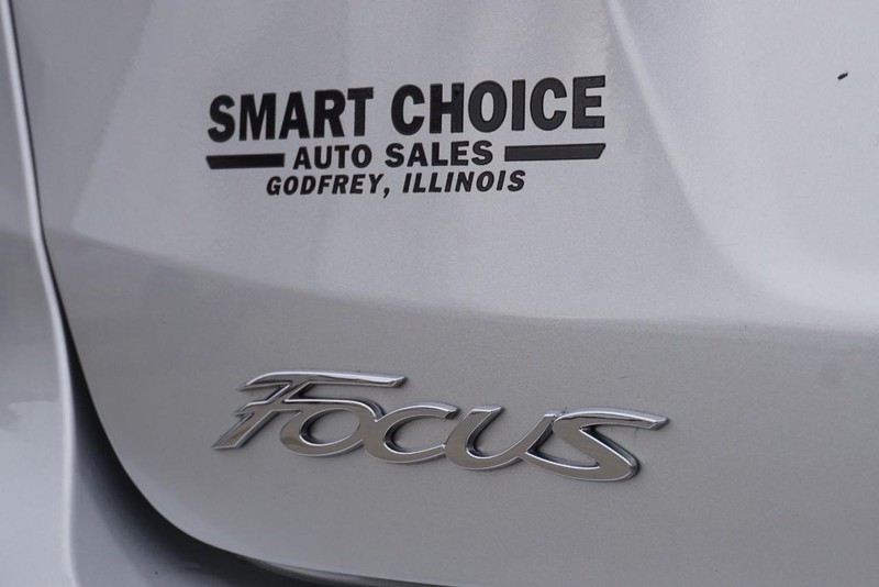 Ford Focus Vehicle Full-screen Gallery Image 17