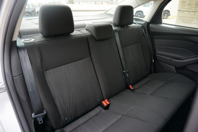 Ford Focus Vehicle Full-screen Gallery Image 25