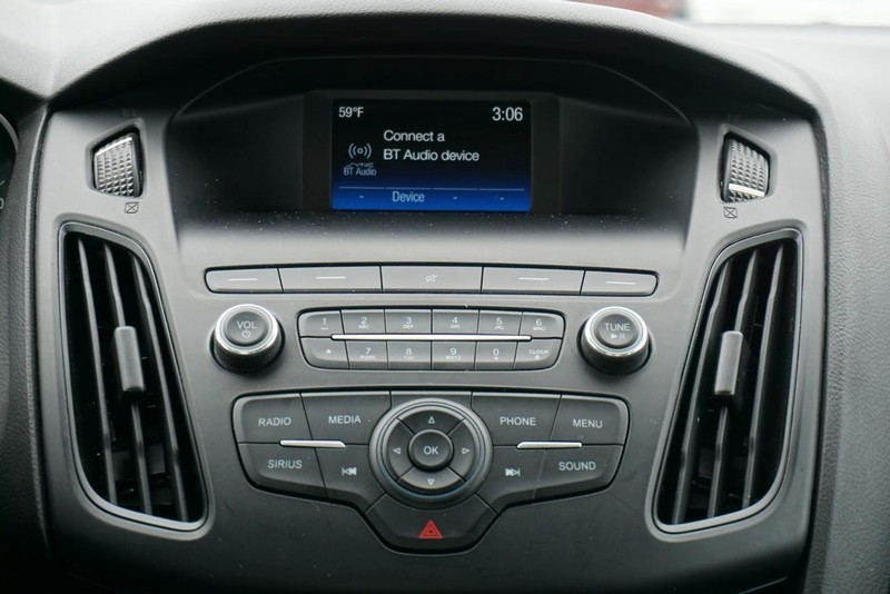 Ford Focus Vehicle Full-screen Gallery Image 30