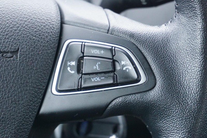 Ford Focus Vehicle Full-screen Gallery Image 34