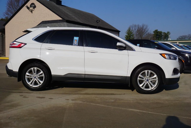 Ford Edge Vehicle Full-screen Gallery Image 02