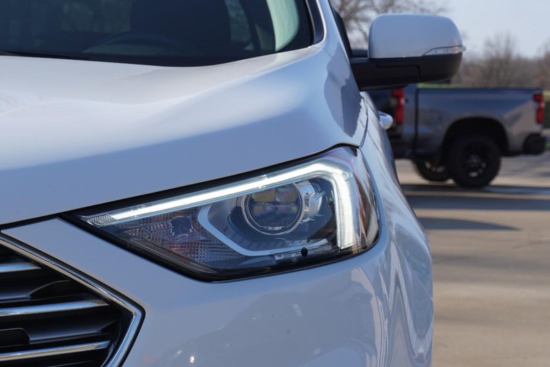 Ford Edge Vehicle Full-screen Gallery Image 10