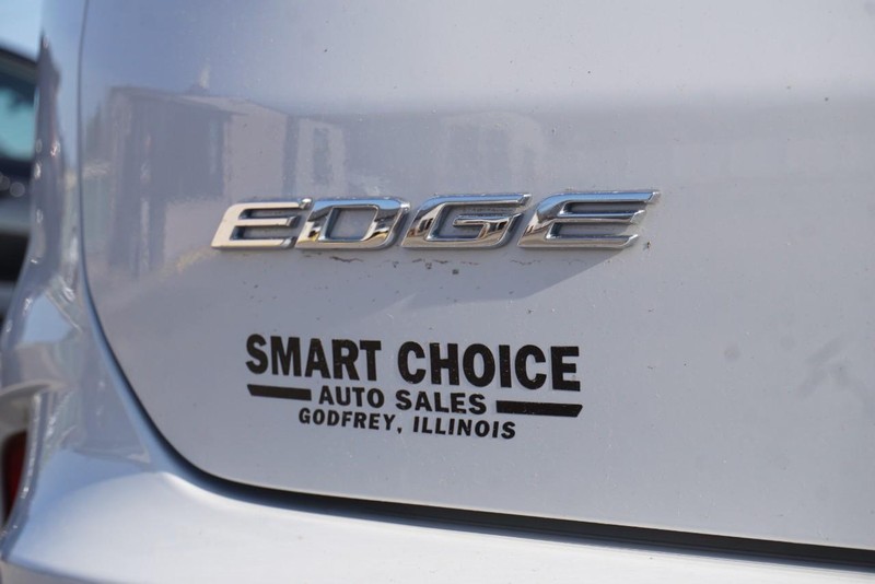 Ford Edge Vehicle Full-screen Gallery Image 18