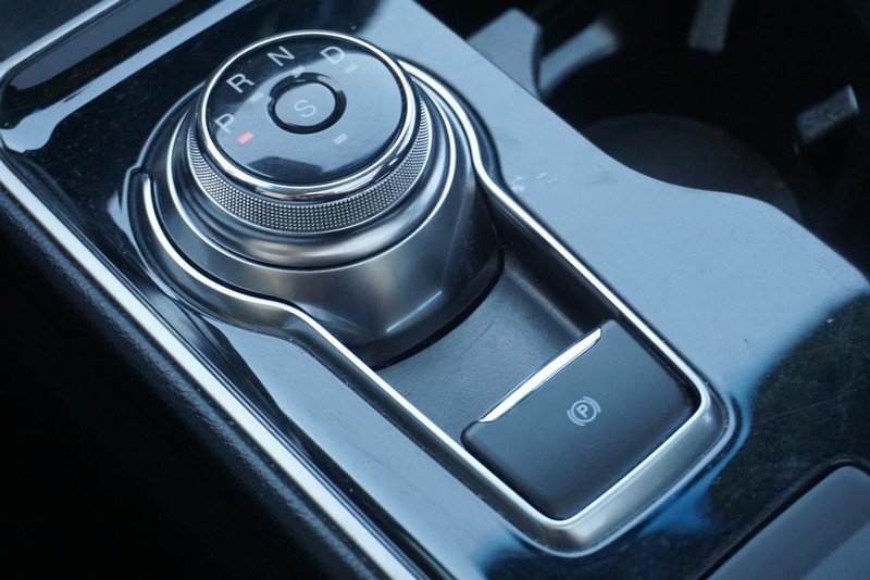 Ford Edge Vehicle Full-screen Gallery Image 46