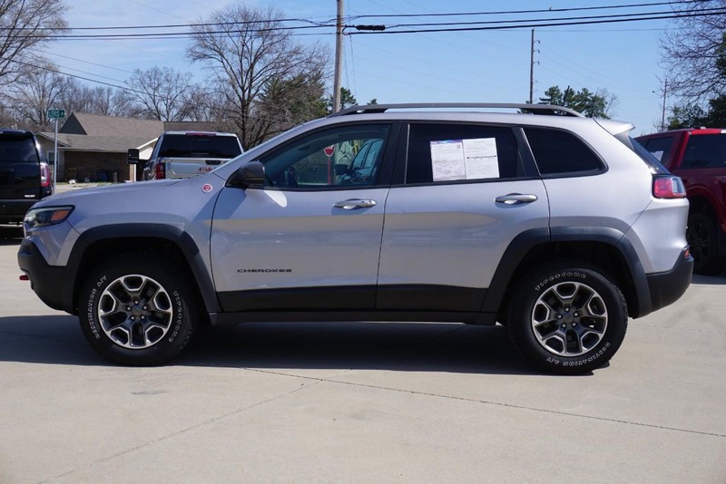 Jeep Cherokee Vehicle Full-screen Gallery Image 06