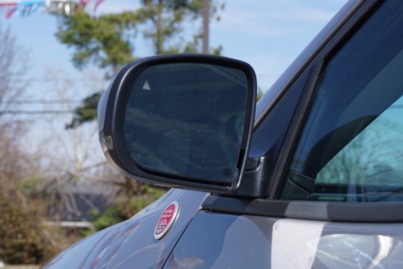 Jeep Cherokee Vehicle Full-screen Gallery Image 17