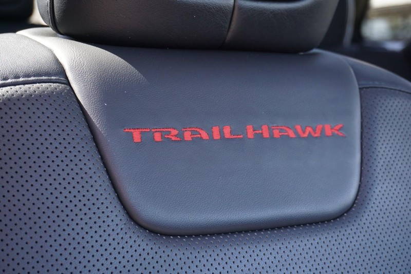 Jeep Cherokee Vehicle Full-screen Gallery Image 34