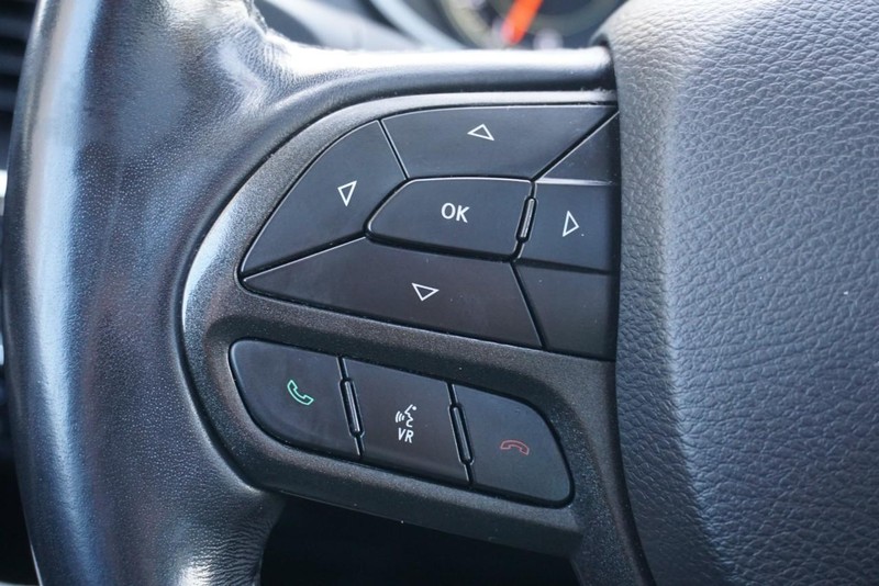 Jeep Cherokee Vehicle Full-screen Gallery Image 41