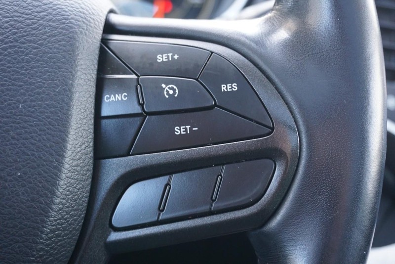 Jeep Cherokee Vehicle Full-screen Gallery Image 42