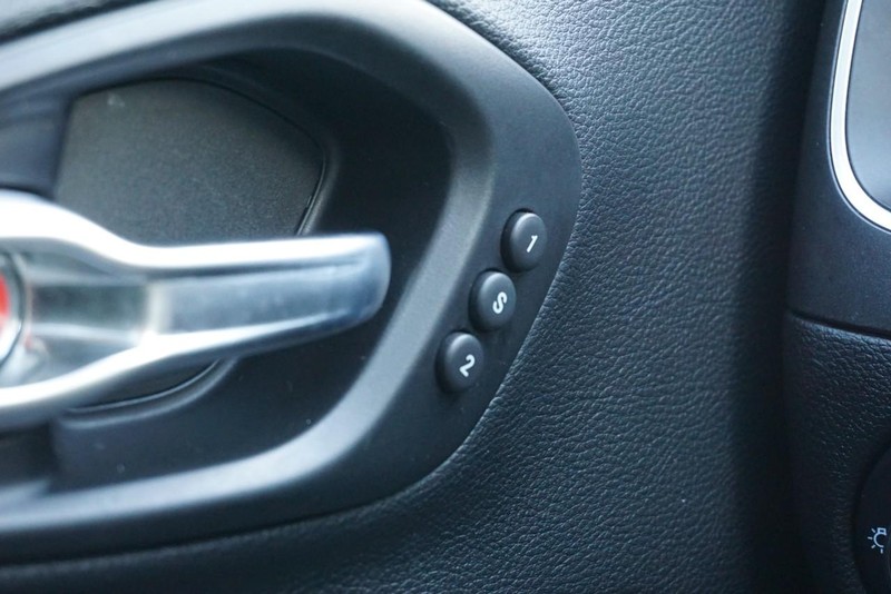 Jeep Cherokee Vehicle Full-screen Gallery Image 43