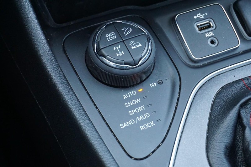 Jeep Cherokee Vehicle Full-screen Gallery Image 49