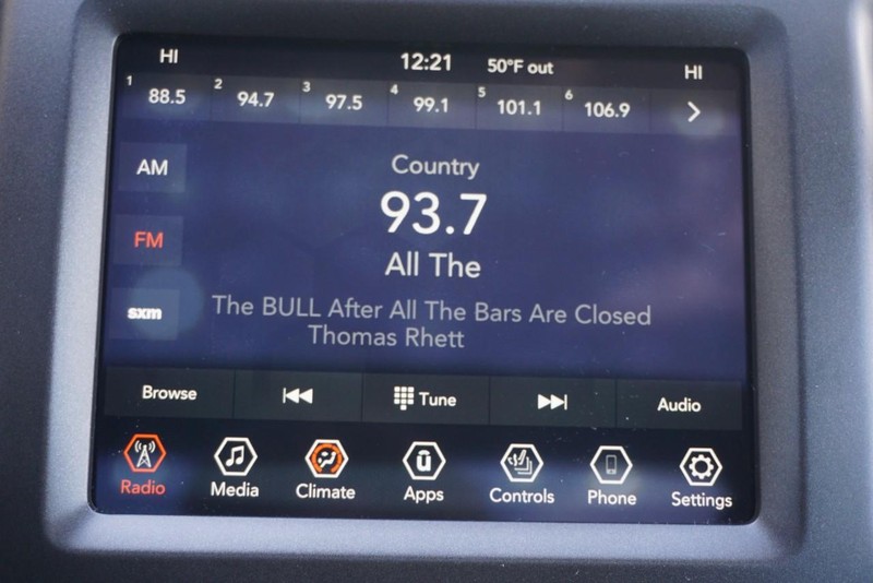 Jeep Cherokee Vehicle Full-screen Gallery Image 52