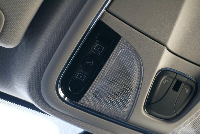 Jeep Cherokee Vehicle Full-screen Gallery Image 59