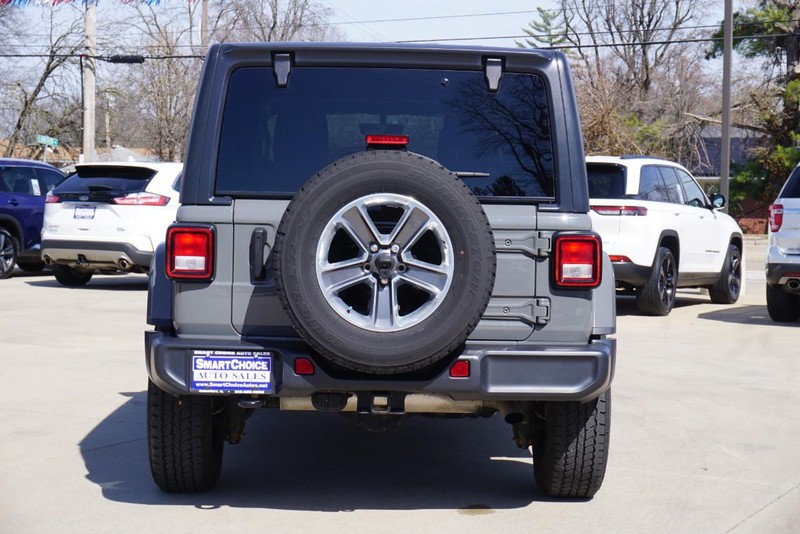 Jeep Wrangler Vehicle Full-screen Gallery Image 04