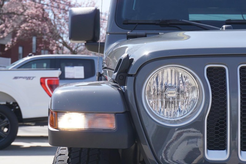Jeep Wrangler Vehicle Full-screen Gallery Image 09