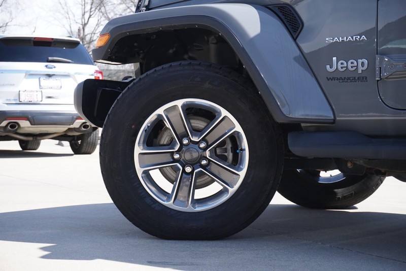 Jeep Wrangler Vehicle Full-screen Gallery Image 16