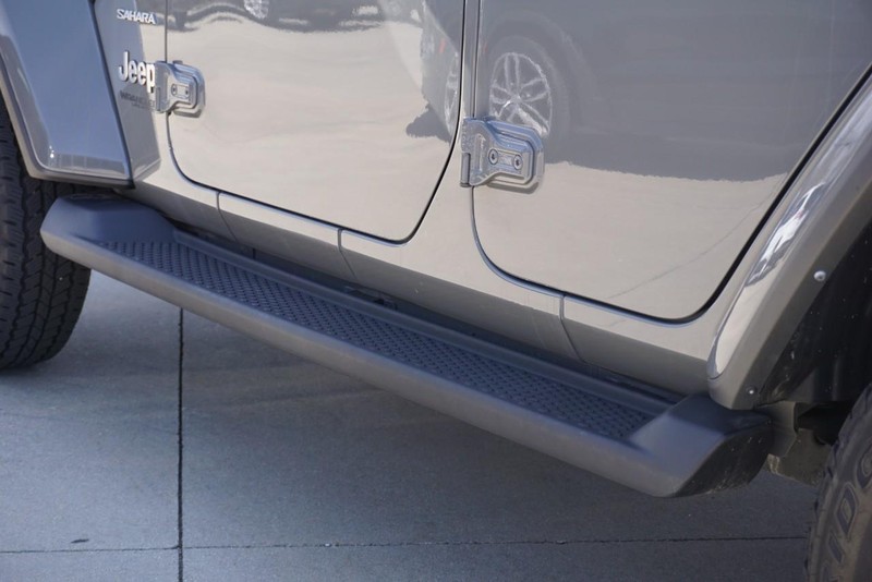 Jeep Wrangler Vehicle Full-screen Gallery Image 17