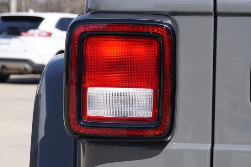 Jeep Wrangler Vehicle Full-screen Gallery Image 19