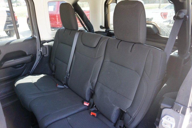 Jeep Wrangler Vehicle Full-screen Gallery Image 28