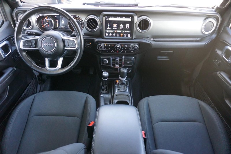 Jeep Wrangler Vehicle Full-screen Gallery Image 33