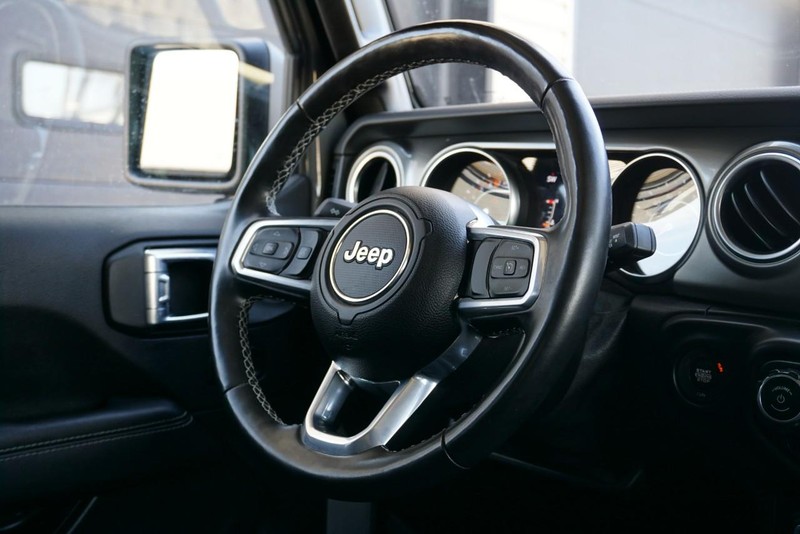 Jeep Wrangler Vehicle Full-screen Gallery Image 34