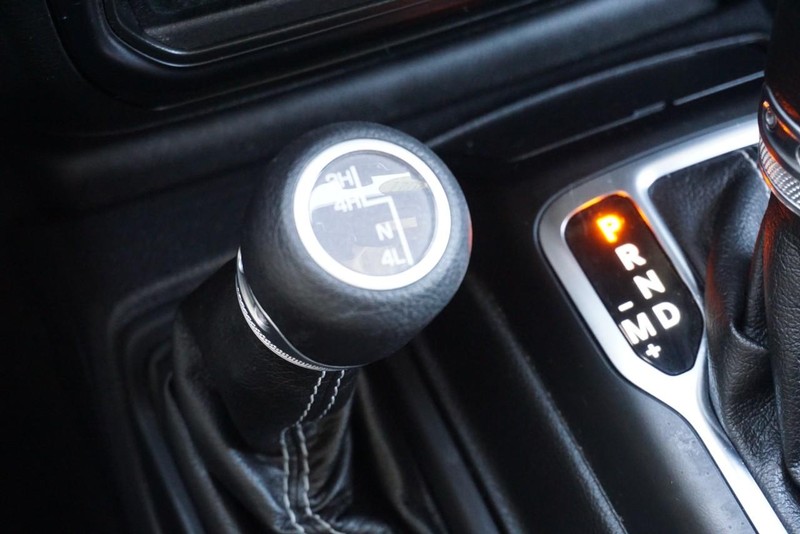 Jeep Wrangler Vehicle Full-screen Gallery Image 47