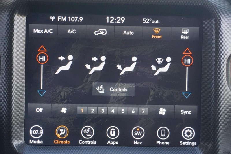 Jeep Wrangler Vehicle Full-screen Gallery Image 52