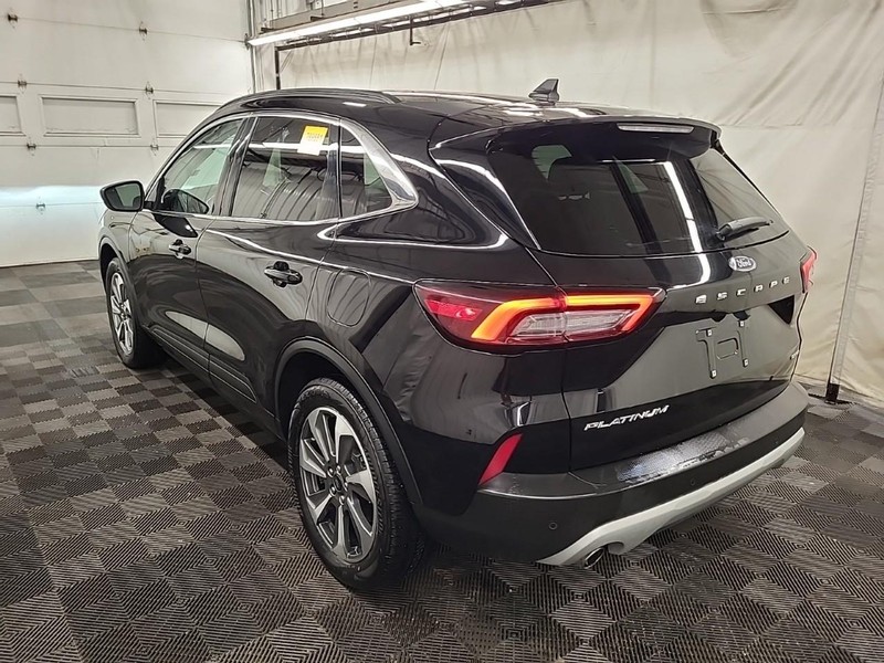 Ford Escape Vehicle Full-screen Gallery Image 02