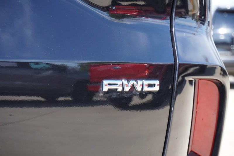 Ford Escape Vehicle Full-screen Gallery Image 19