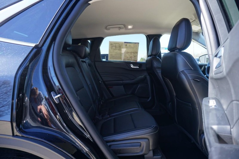 Ford Escape Vehicle Full-screen Gallery Image 26