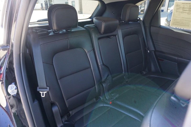 Ford Escape Vehicle Full-screen Gallery Image 27