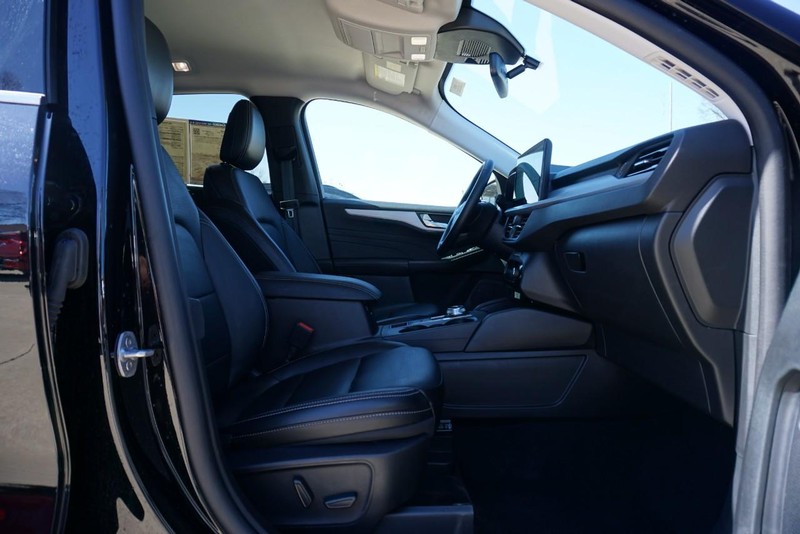 Ford Escape Vehicle Full-screen Gallery Image 28