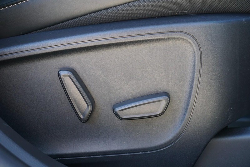 Ford Escape Vehicle Full-screen Gallery Image 29