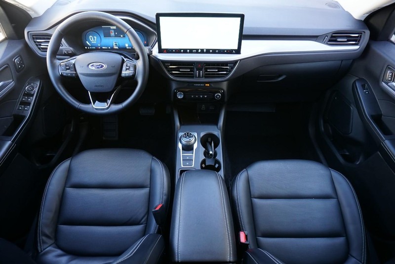 Ford Escape Vehicle Full-screen Gallery Image 32