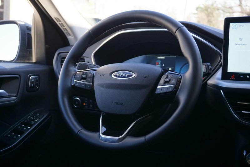 Ford Escape Vehicle Full-screen Gallery Image 33