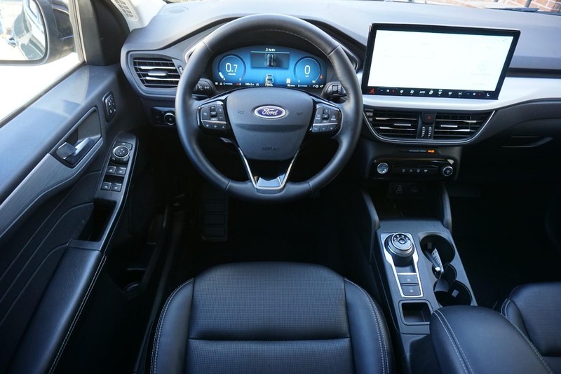 Ford Escape Vehicle Full-screen Gallery Image 36