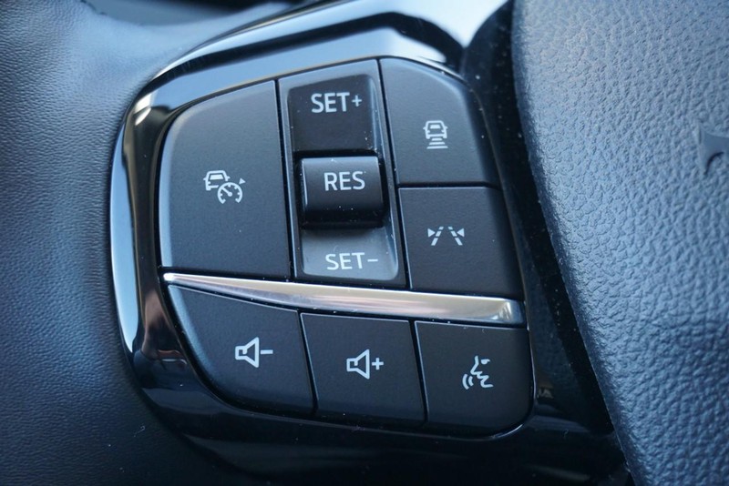 Ford Escape Vehicle Full-screen Gallery Image 37