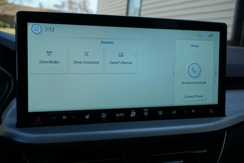 Ford Escape Vehicle Full-screen Gallery Image 41