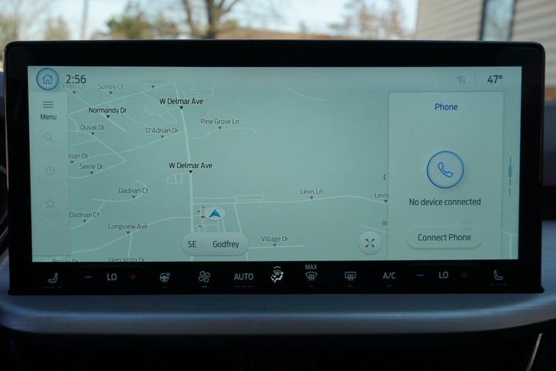 Ford Escape Vehicle Full-screen Gallery Image 47