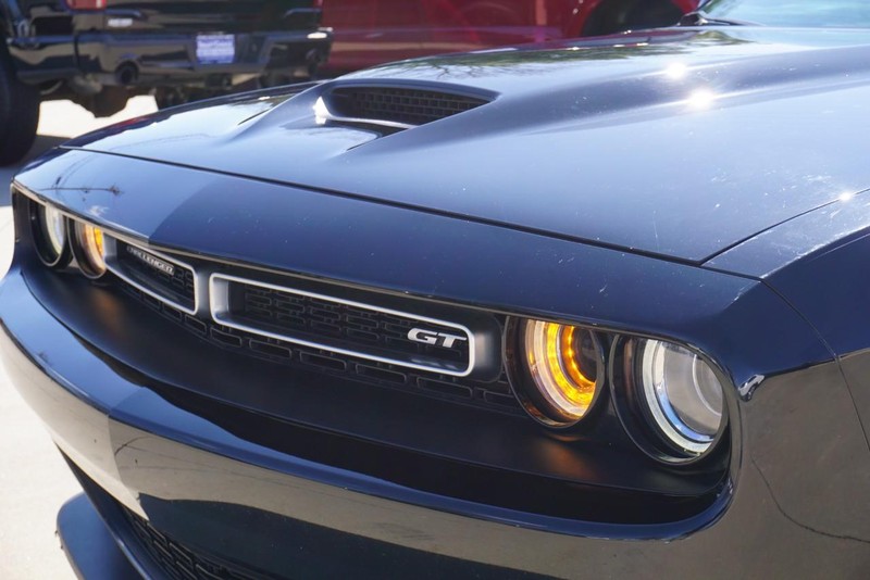 Dodge Challenger Vehicle Full-screen Gallery Image 10