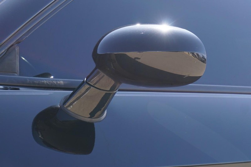 Dodge Challenger Vehicle Full-screen Gallery Image 11