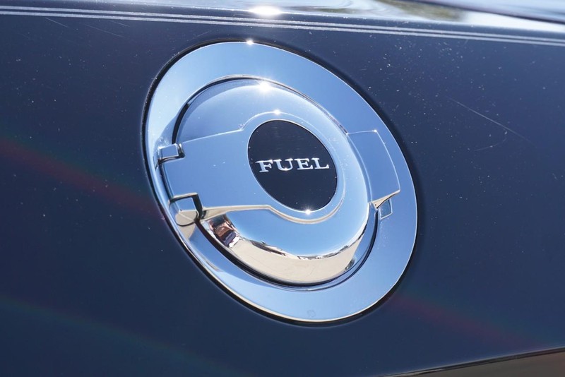 Dodge Challenger Vehicle Full-screen Gallery Image 15