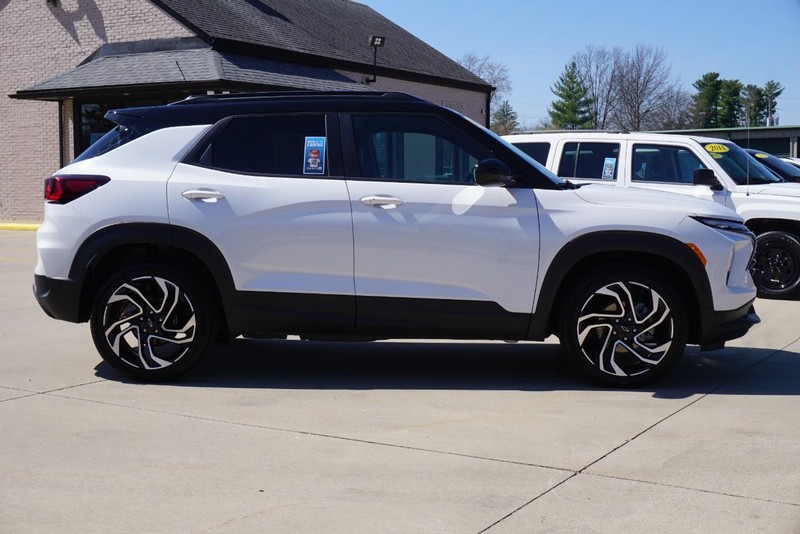 Chevrolet TrailBlazer Vehicle Full-screen Gallery Image 02