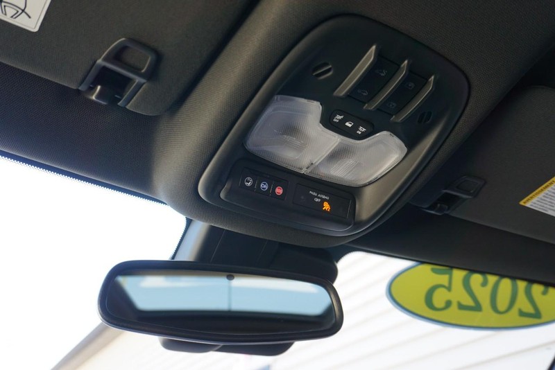 Chevrolet TrailBlazer Vehicle Full-screen Gallery Image 53