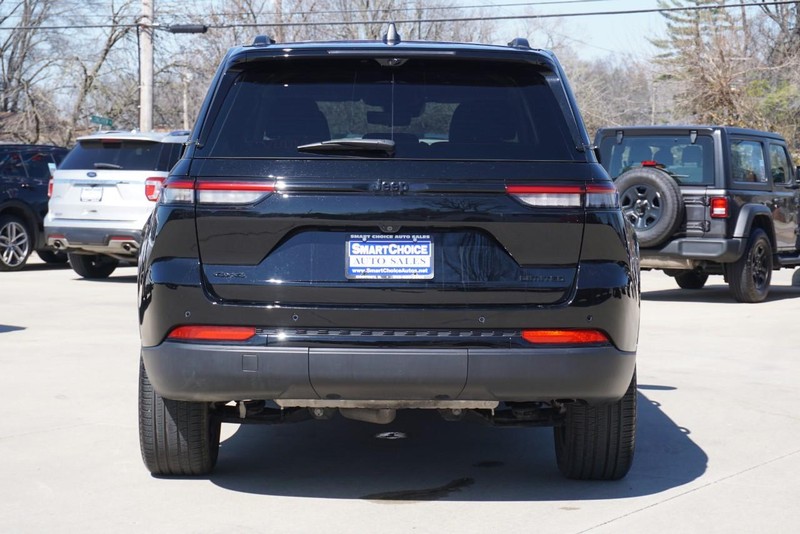 Jeep Grand Cherokee Vehicle Full-screen Gallery Image 04