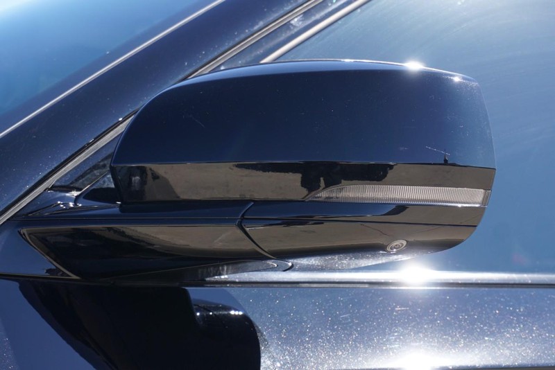 Jeep Grand Cherokee Vehicle Full-screen Gallery Image 12