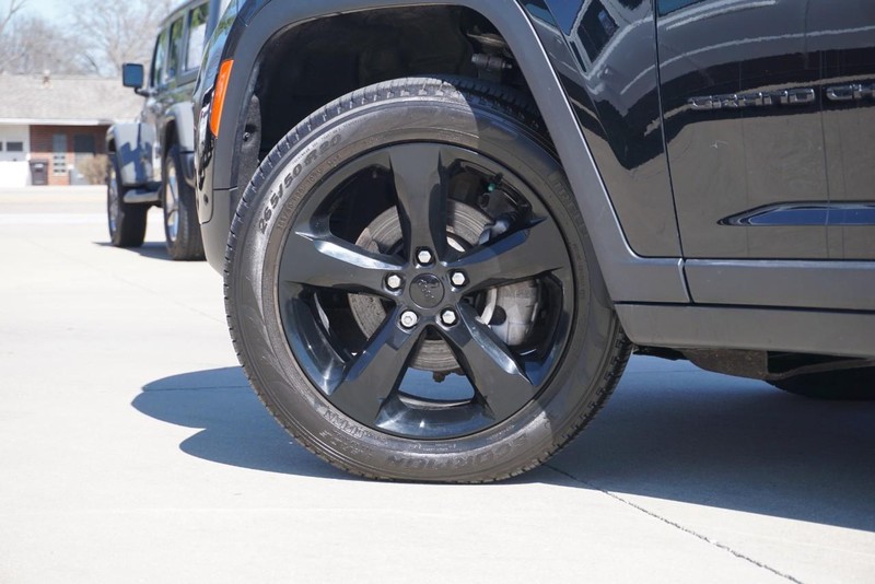 Jeep Grand Cherokee Vehicle Full-screen Gallery Image 14